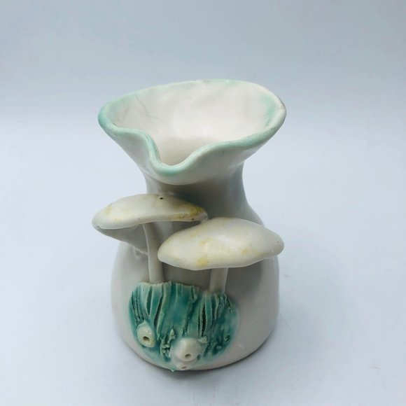 Pair of vintage handcrafted pottery pitcher vases mushrooms - Picture 8 of 11